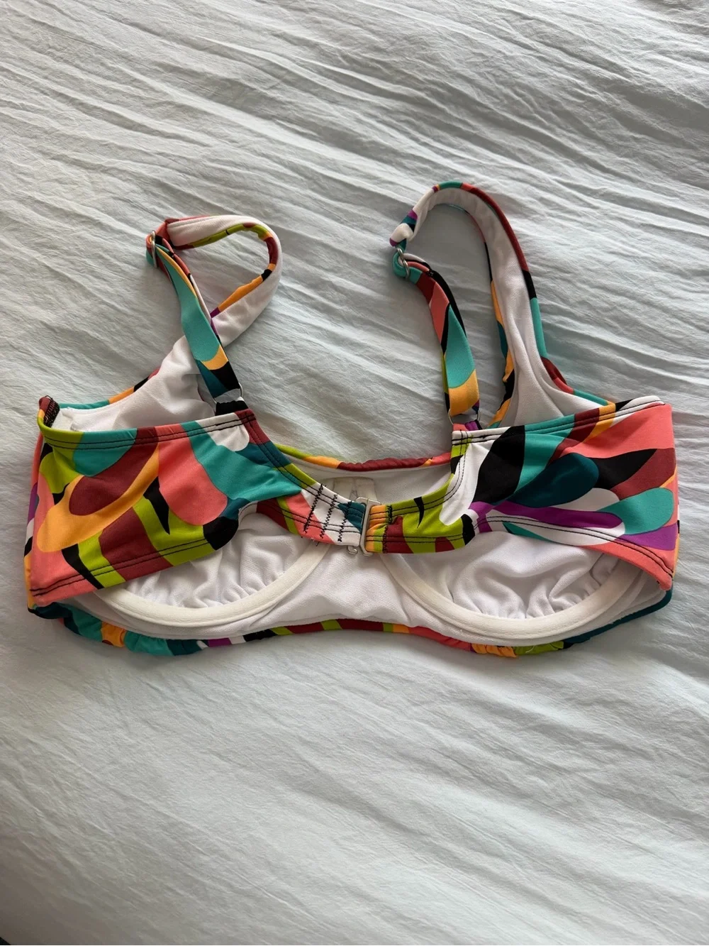 Time & Tru Multicolor Abstract Print Bikini Top underwire and adjustable straps